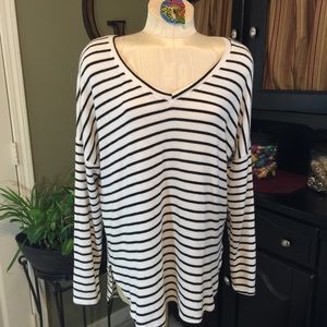 💥 My Girls by Material Girls Black/White Tunic